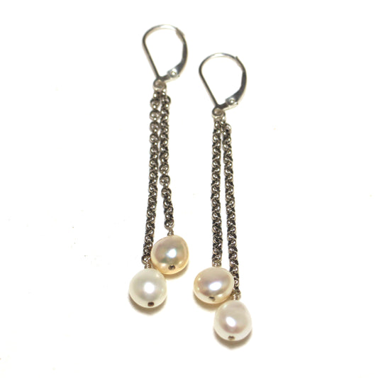 No Doubt Floating Pearl Earrings