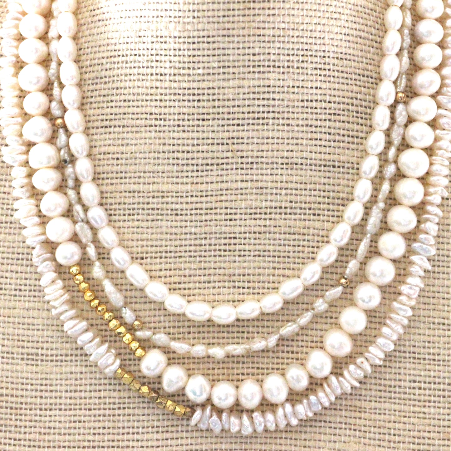 Twist & Gold Pearl Necklace