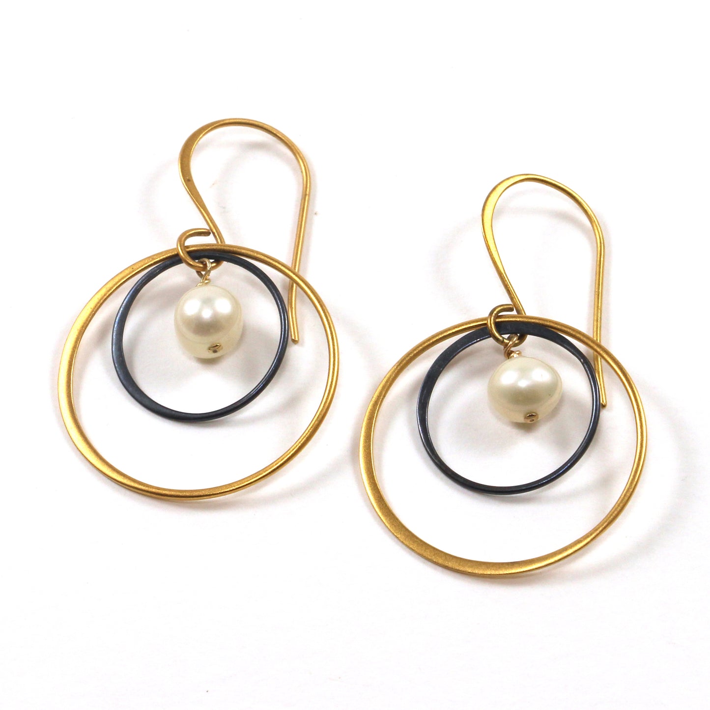 Distinction Metal Mix Circle Earrings