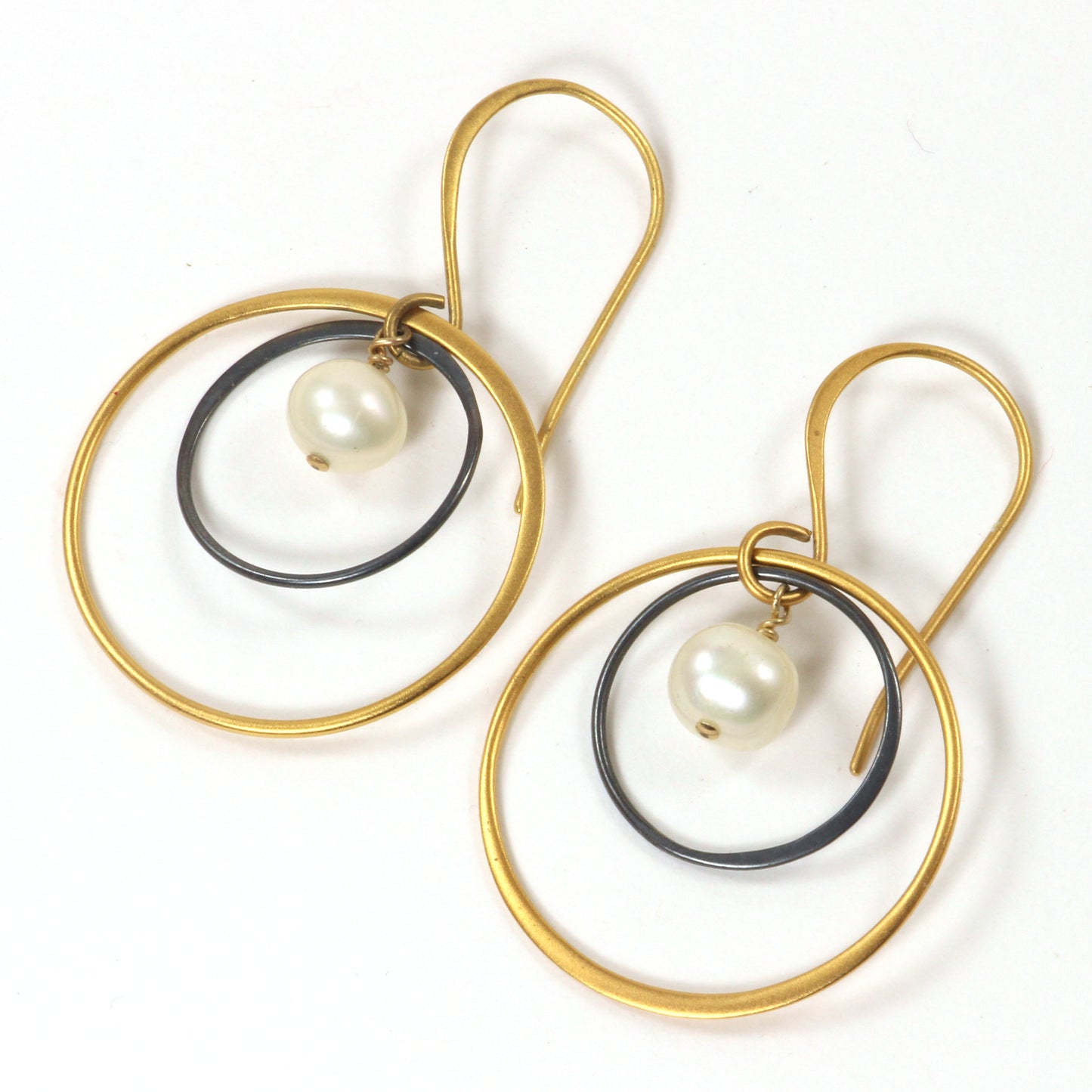 Distinction Metal Mix Circle Earrings